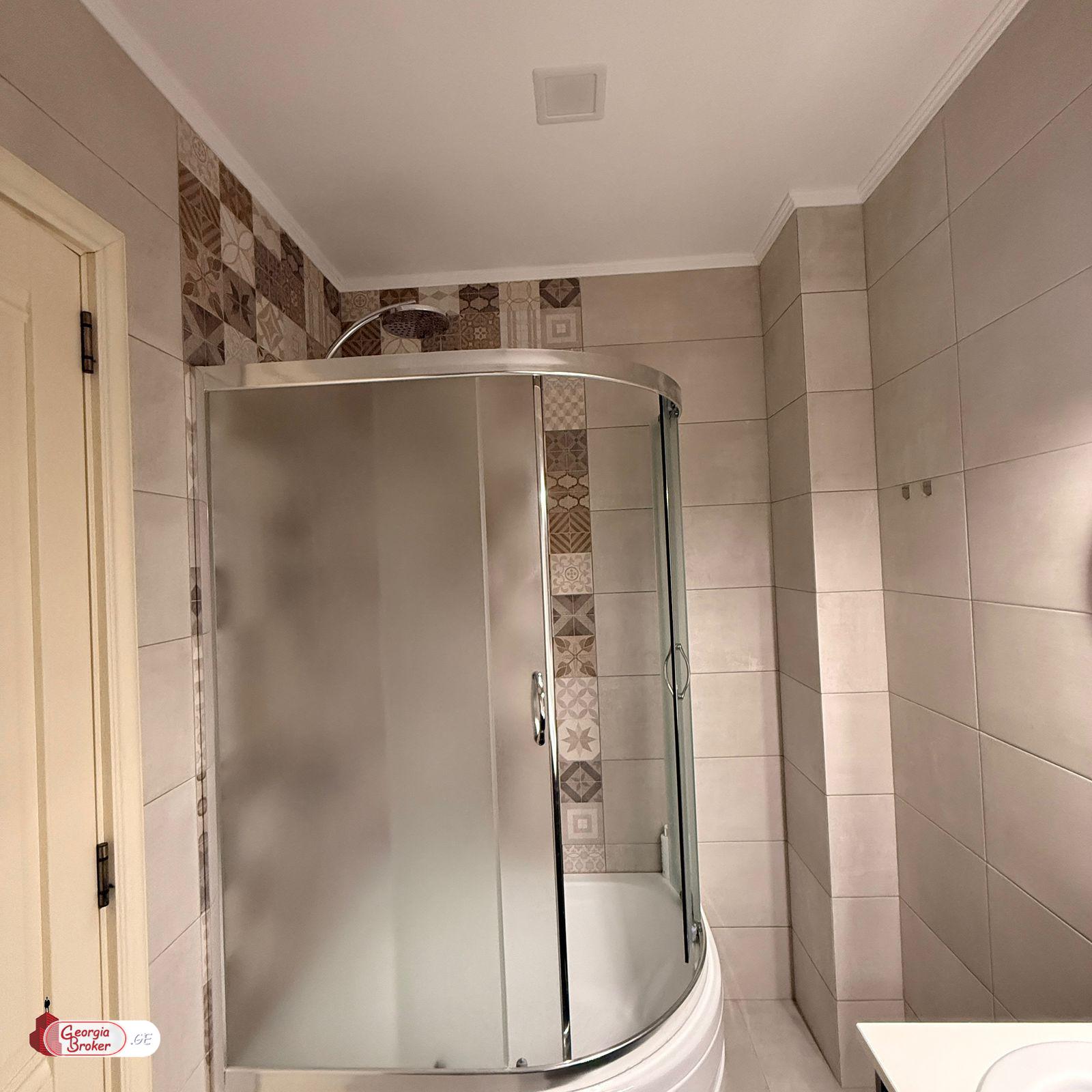 იყიდება ახალი გარემონტებული 2 ოთახიანი ბინა